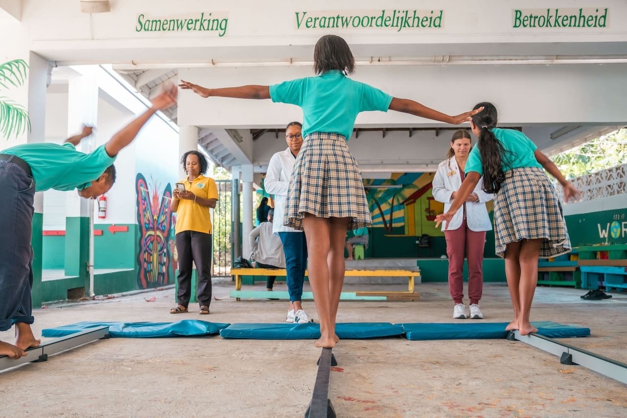 Children performing the Bloc test in Sint Maarten