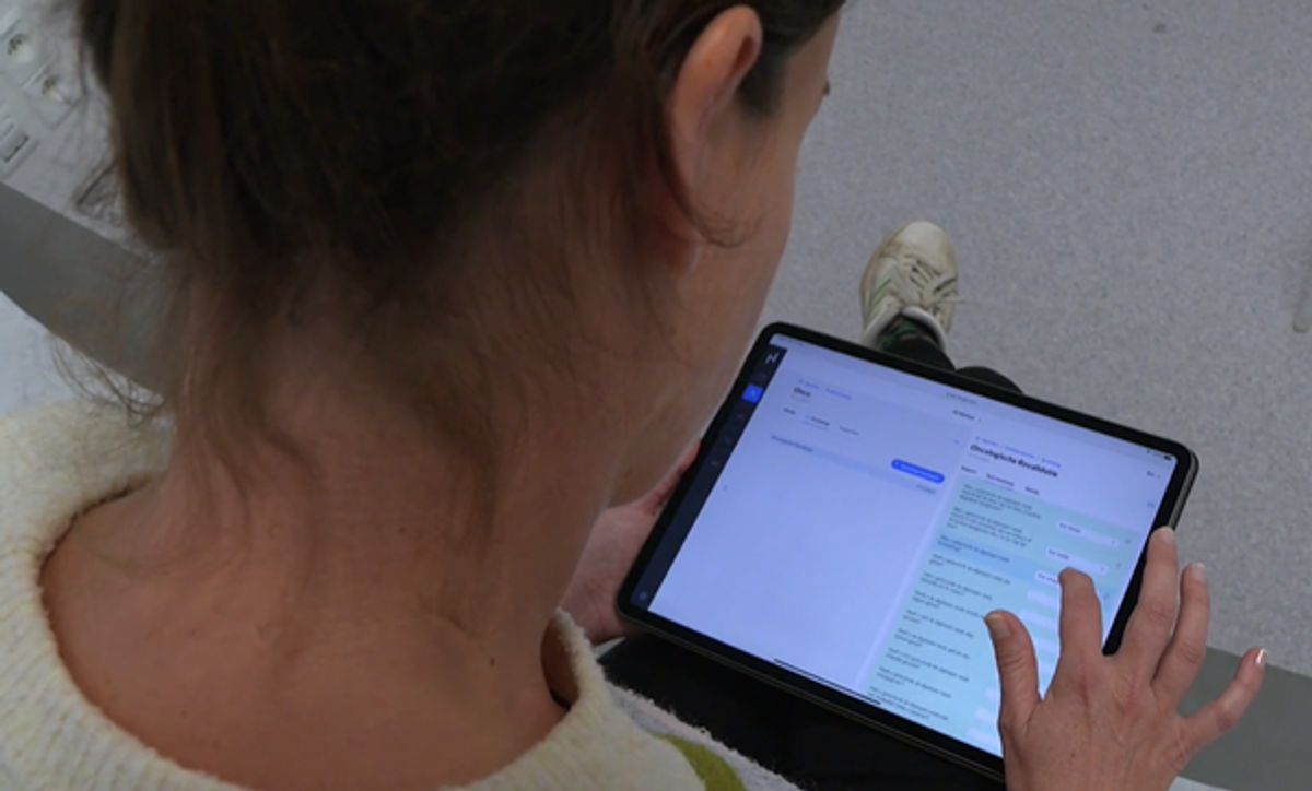 Patient filling a questionnaire on Hylyght's platform